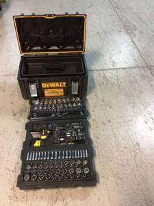 Mechanics Tool Set (226-Piece) with TOUGHSYSTEM 22 in. Medium Tool Box by DEWALT Customer Returns See Pictures