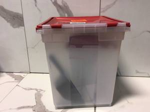 32.5 Qt. 3-Piece Airtight Food Storage Combo in Red by IRIS Customer Returns See Pictures