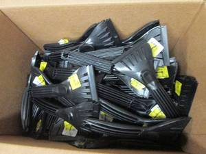 lot 2 image: box of ice scrapers ...