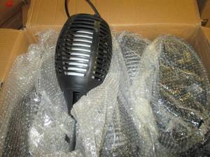 lot 20 image: 4 pack of flicker flame solar light...