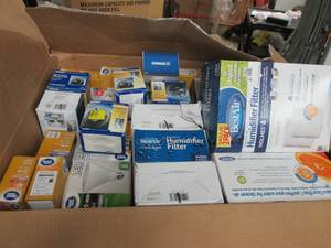 lot 34 image: box of lights and humidifier filter...