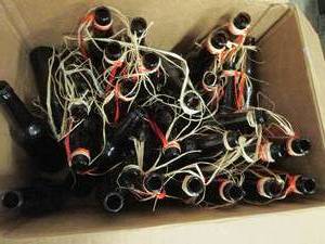 lot 78 image: box of brown beer bottles ...