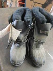 lot 115 image: sorel size 5 boots ...