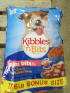 lot 144 image: 17.6lbs of kibbles and bits dog foo...