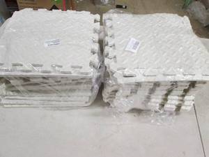 lot 239 image: lot of padded interlocking flooring...