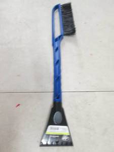lot 240 image: box of 24 inch inch snowbrushes ...