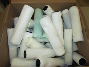 lot 247 image: box of 50 paint rollers some are di...