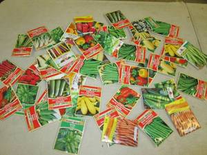 lot 253 image: 50 packets of vegetable seeds ...