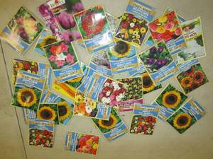 lot 267 image: 33 packages of flower seeds ...