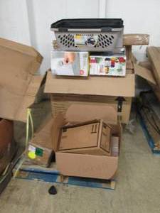 lot 289 image: pallet of items that need work ...