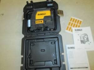lot 300 image: dewalt laser level dw0822 untested ...