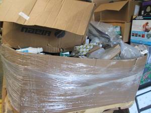 Pallet Box of Screws, Hinges, Hardw...