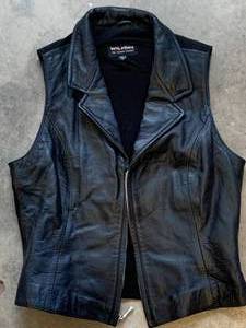 lot 9 image: WILSONS LEATHER VEST MINNESOTA GOLDWING ASSOCIATION SIZE MEDIUM