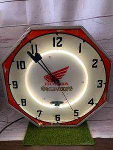 lot 12 image: ANTIQUE HONDA GOLDWING NEON SIGN 18 WIDE
