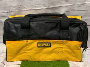 lot 25 image: NEW DEWALT TOOL BAG, 19 INCH