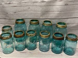 lot 48 image: LOT OF 12 VINTAGE BLUE BALL CANNING JARS