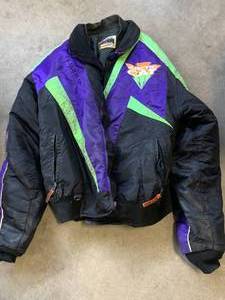 lot 50 image: VINTAGE ARCTIC CAT JACKET SIZE LARGE
