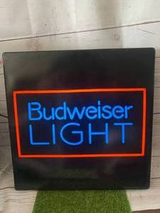 lot 59 image: VINTAGE BUDWEISER LIGHT SIGN 18X18