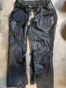 lot 60 image: CCI CALIFORNIA LEATHER CHAPS 34 36