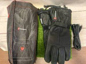 lot 79 image: GERBING HEATED GLOVES SIZE LARGE (UNSURE IF MORE CORDS ARE NEEDED)