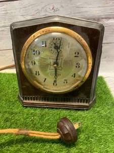 lot 86 image: INGRAM ANTIQUE MANTEL, CLOCK