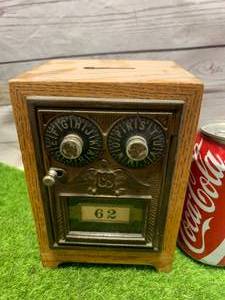 lot 101 image: WOULD BOX WITH VINTAGE PEEL BOX DOOR (UNSURE OF COMBO)