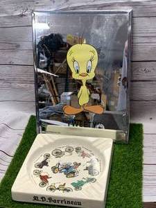 lot 102 image: 1978 TWEETY MIRROR & VINTAGE ASHTRAY