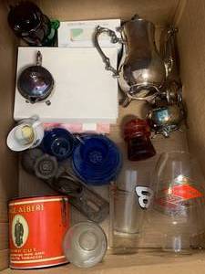 lot 104 image: MISCELLANEOUS LOT