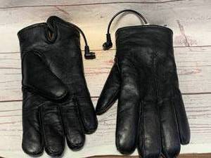 lot 114 image: HEATED GLOVES SIZE LARGE (UNSURE IF MORE CORDS ARE NEEDED)