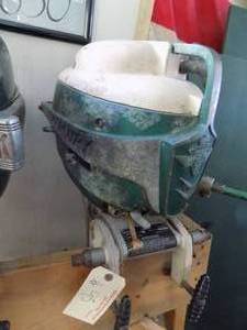 Vintage Mercury tiller 25hp motor Green