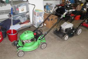 lot 550 image: Lawn Boy 4-Cycle Gas Push Mower 21
