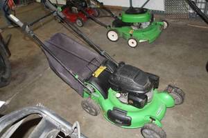 lot 562 image: Lawn Boy 10795 Gas Push Mower 21