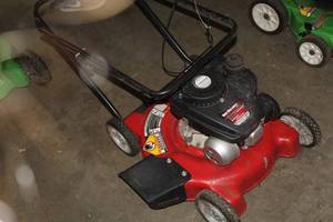 lot 561 image: MTD Yard Machines 11a02SB700 140cc Gas Side Discharge Push Mower 20