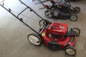 lot 568 image: Toro Recycler 20016 Gas Push Mower 22