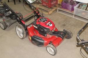 lot 572 image: Craftsman 917.370430 Push Mower 21