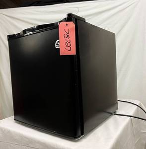 MSRP $300&nbspIGLOO 1.6 cu. ft. Counter Top Mini Refrigerator Fridge Black-FR115 - Very Clean - Appears Like New