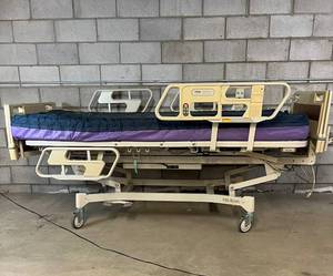 WOW MSRP $14,000 HILL ROM ADVANCE SERIES HI LOW ELECTRIC ADJUSTABLE BACK &amp KNEE HOSPITAL BED WCHAIR POSITION INCLUDES USED MATTRESS THAT PREVENTS BED SORES GREAT WORKING CONDITION