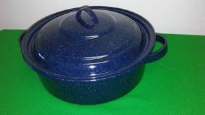 lot 516 image: Blue Enamelware Pot with Cover  Like New