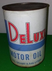lot 529 image: Deluxe Motor Oil  Quart Can  empty, vintage
