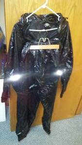 lot 536 image: Rain Gear Set  Mens Large, Like New, SPRI
