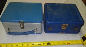 lot 558 image: Vintage Lunch Boxes (2)