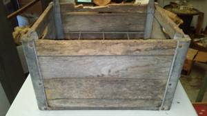 lot 570 image: Vintage Wood and Metal Crate.