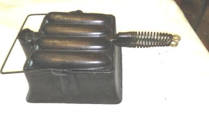 lot 585 image: Cast Ware Sausage Cooker  Excellent