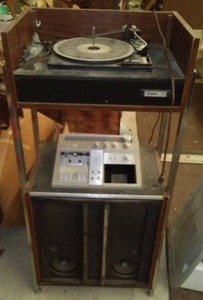 lot 587 image: Sylvania Vintage Stereo  all in one