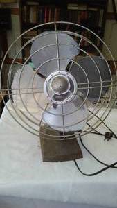 lot 597 image: Vintage Fan Airline, 3 Speeds, Nice.