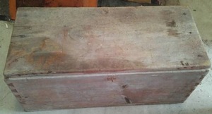 lot 599 image: Antique Wood Chest  Cool.