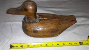 lot 624 image: Vintage Carved Duck- Wood.