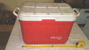 lot 627 image: Gott 30 Cooler - Good Condition