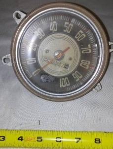 lot 641 image: Vintage Speedometer - Should Work