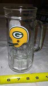 lot 643 image: Vintage Glass Green Bay Packers Mug